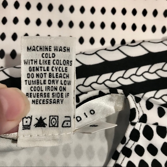 MAX STUDIO Form Fitting Geometric Dress Size Small - Picture 11 of 12